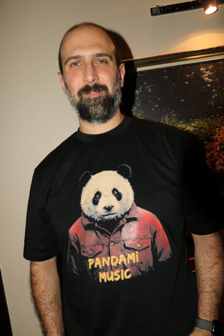 Pandami Music: 'SEXY BACK' Relaxed Unisex T-Shirt